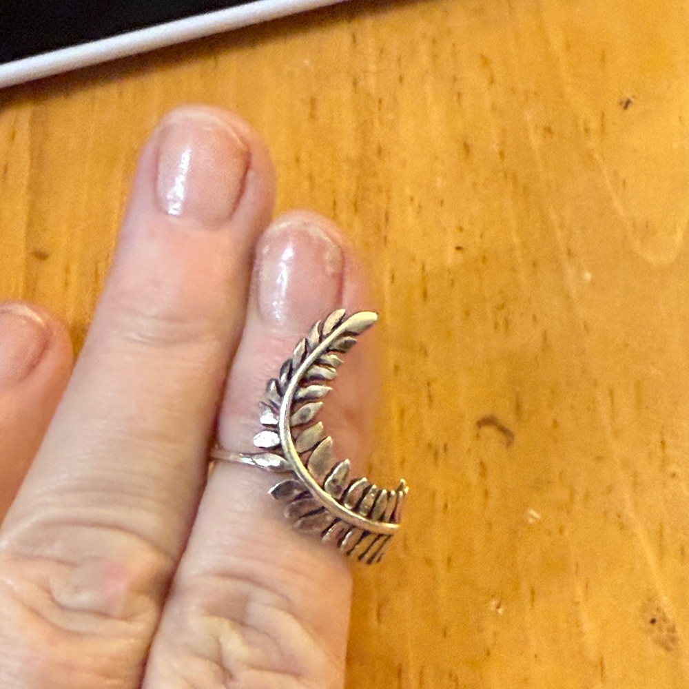 STERLING SILVER growing fern ring size 9